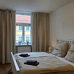 Apartman Lu16 Five - Zentral, Geraeumig, Bahnhofsnah Und Renoviert - Bema
